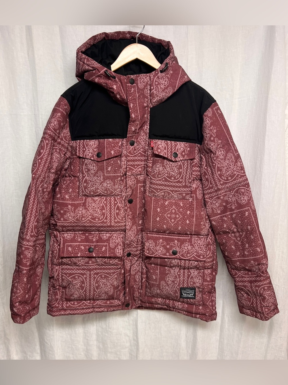 Levi's Men's Bandana Paisley Hooded Puffer Jacket Size M Burgundy